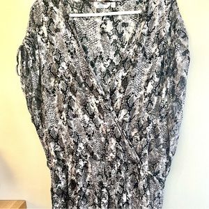 Black and white snake skin pattern jumper XXL